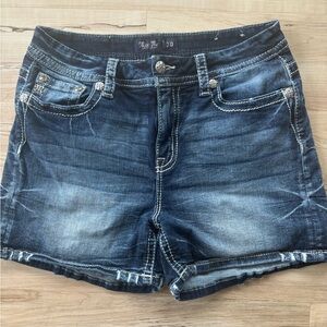 Woman’s Miss Me Jean short